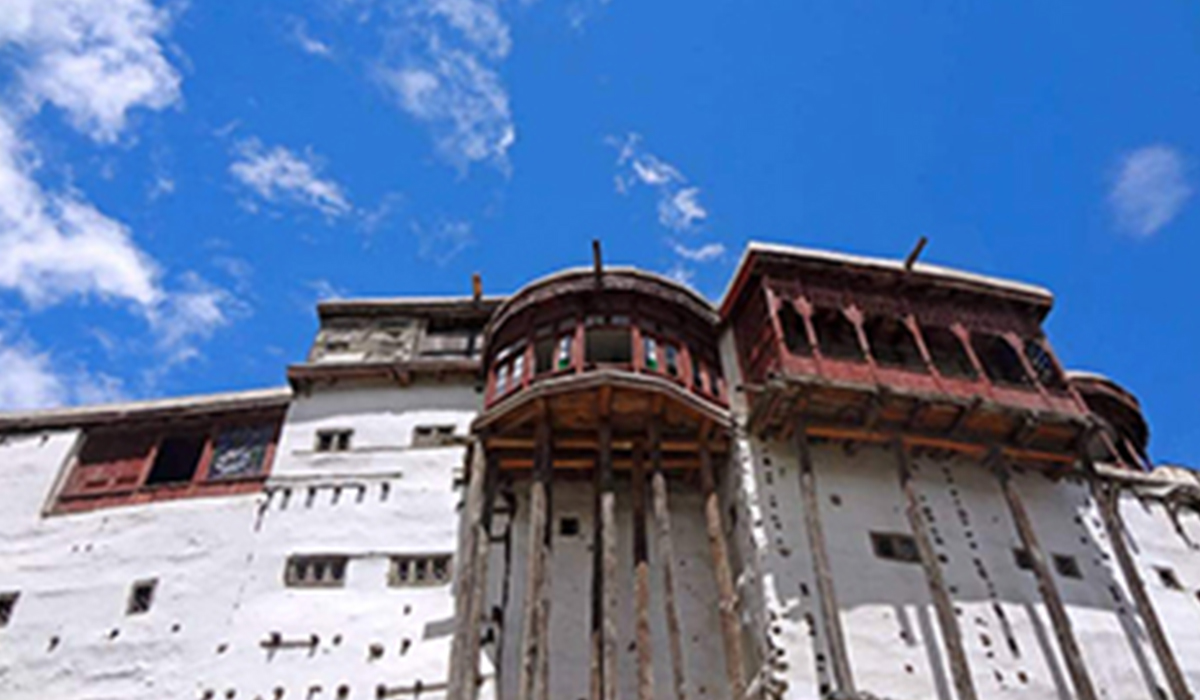 Exploring Local Etiquette and Customs in Hunza: A Guide